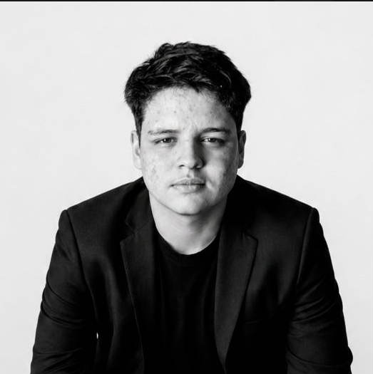 Black-and-white portrait of Gabriel Gomes